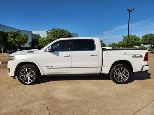 Ivory White Tri-Coat Pearlcoat 2026 RAM 1500 ST