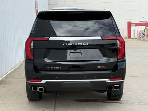 Onyx Black 2025 GMC Yukon XL Denali