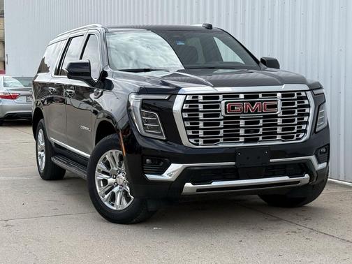 Onyx Black 2025 GMC Yukon XL Denali