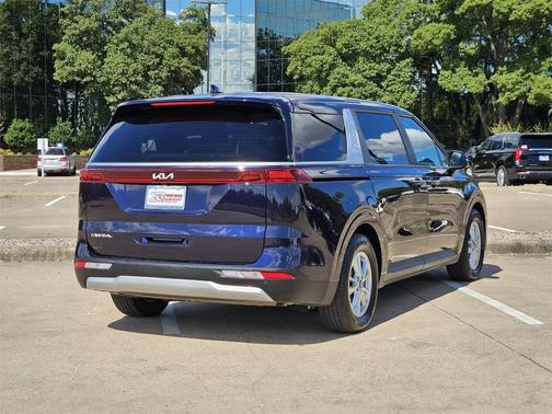 2024 Kia Carnival LX