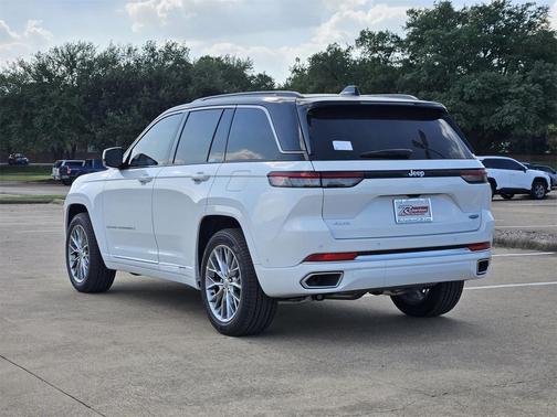 2025 Jeep Grand Cherokee Summit