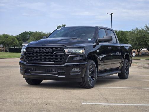 Diamond Black Crystal Pearlcoat 2026 RAM 1500 Express