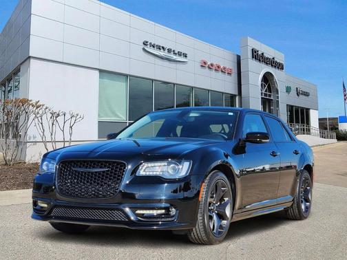 2023 Chrysler 300 Touring