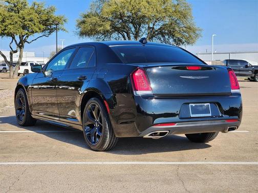 2023 Chrysler 300 Touring