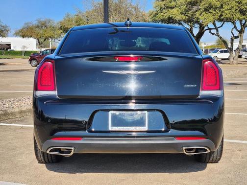 2023 Chrysler 300 Touring