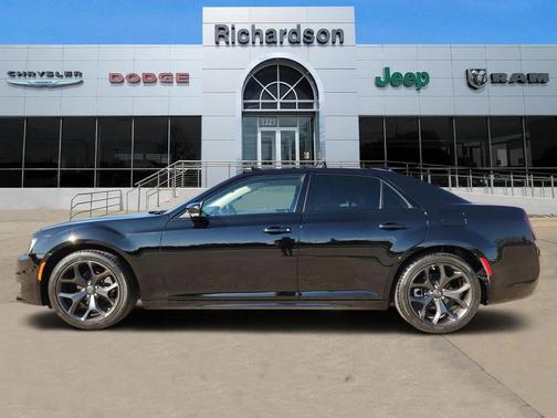 2023 Chrysler 300 Touring