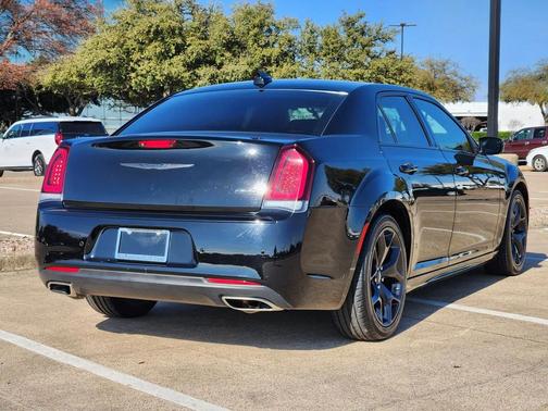 2023 Chrysler 300 Touring