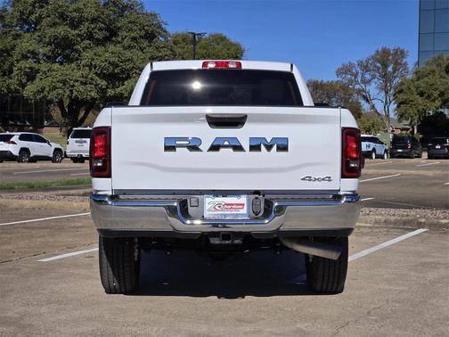 2025 RAM 2500 Tradesman Crew Cab 4x4 6'4' Box