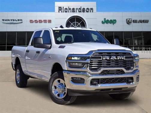 2025 RAM 2500 Tradesman Crew Cab 4x4 6'4' Box