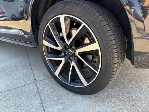 2024 Volvo XC90 B6 Plus Bright Theme 7-Seater