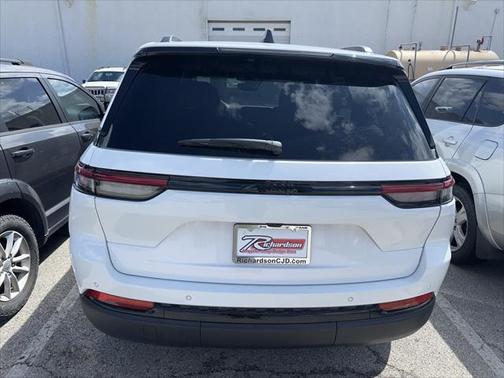 2024 Jeep Grand Cherokee Altitude