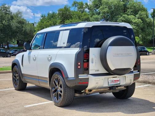 2020 Land Rover Defender 110 SE