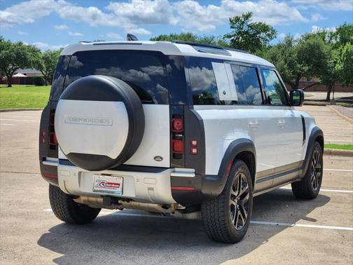 2020 Land Rover Defender 110 SE
