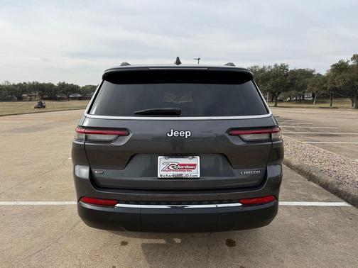 2022 Jeep Grand Cherokee L Laredo
