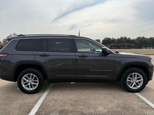 2022 Jeep Grand Cherokee L Laredo