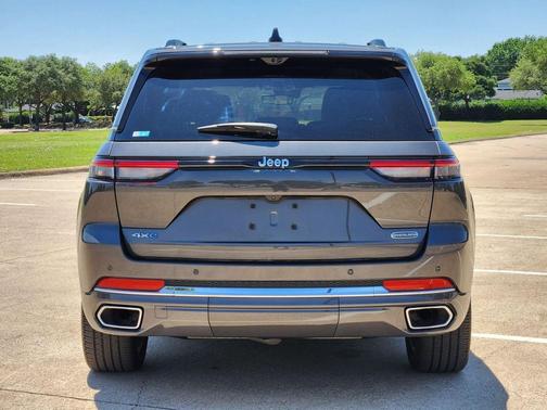 Baltic Gray Metallic Clearcoat 2022 Jeep Grand Cherokee 4xe Overland
