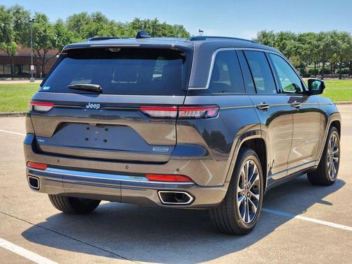 Baltic Gray Metallic Clearcoat 2022 Jeep Grand Cherokee 4xe Overland