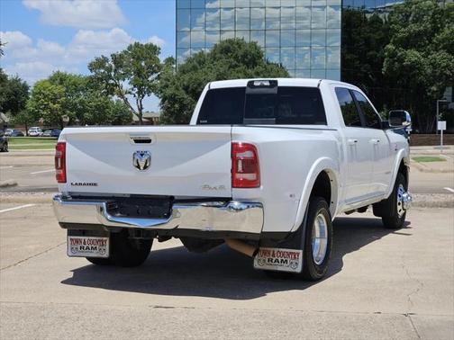 2022 RAM 3500 Laramie Crew Cab 4x4 8' Box
