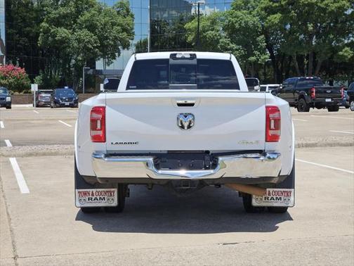 2022 RAM 3500 Laramie Crew Cab 4x4 8' Box