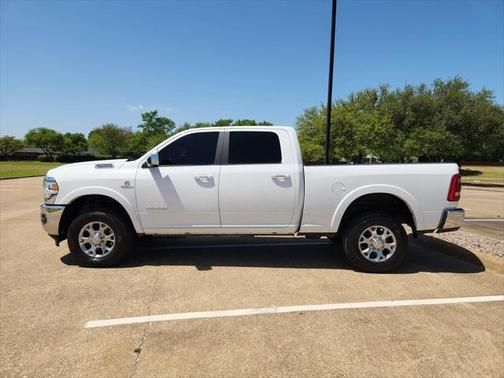 2022 RAM 2500 Laramie Crew Cab 4x4 6'4' Box