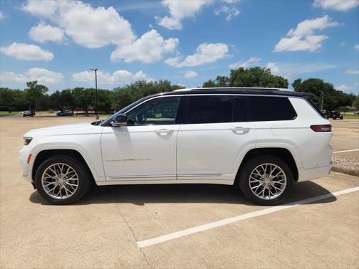2022 Jeep Grand Cherokee L Summit
