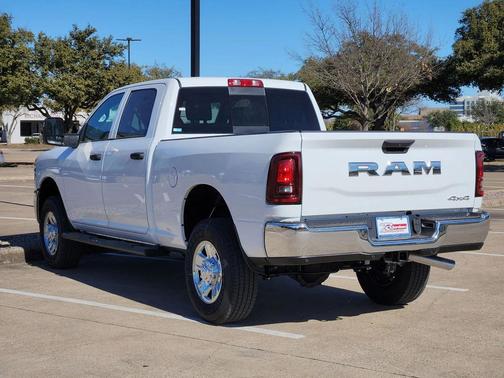 2026 RAM 2500 Tradesman Crew Cab 4x4 6'4' Box