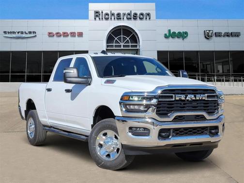 2026 RAM 2500 Tradesman Crew Cab 4x4 6'4' Box