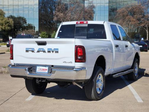 2026 RAM 2500 Tradesman Crew Cab 4x4 6'4' Box