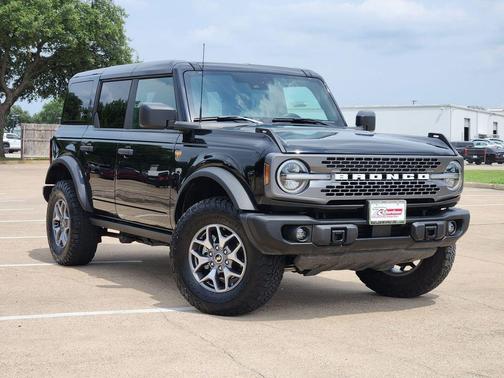 Shadow Black 2025 Ford Bronco Badlands