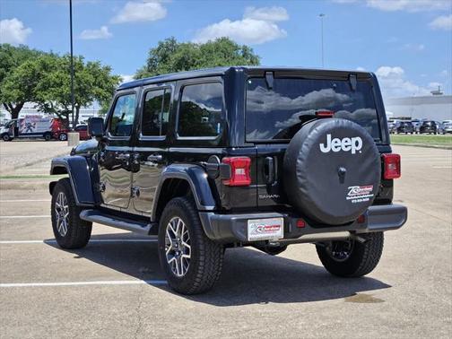 2025 Jeep Wrangler 4-Door Sahara 4x4