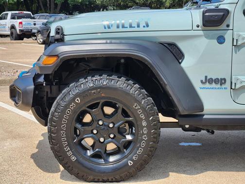 Earl Clearcoat 2023 Jeep Wrangler 4xe Base