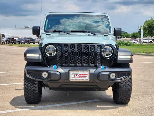 Earl Clearcoat 2023 Jeep Wrangler 4xe Base