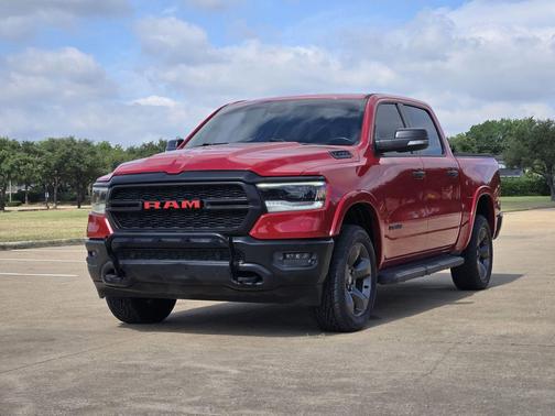 Redline 2 Coat Pearl 2022 RAM 1500 Big Horn/Lone Star