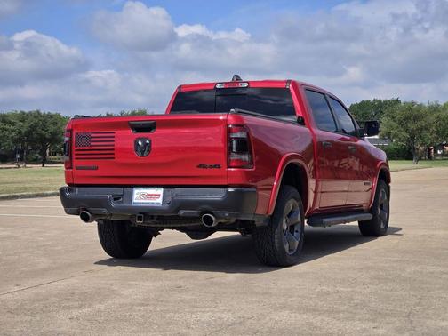 Redline 2 Coat Pearl 2022 RAM 1500 Big Horn/Lone Star