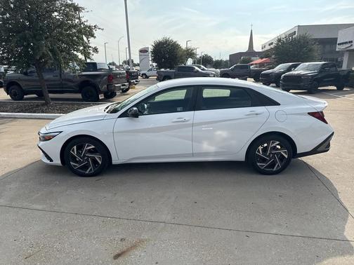 2025 Hyundai ELANTRA Sport