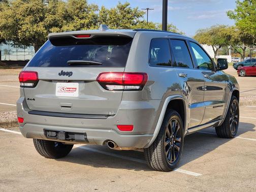 Sting-Gray Clearcoat 2020 Jeep Grand Cherokee Altitude