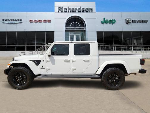 Bright White Clearcoat 2022 Jeep Gladiator Overland