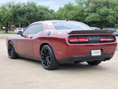 Octane Red Pearlcoat 2023 Dodge Challenger SRT Hellcat