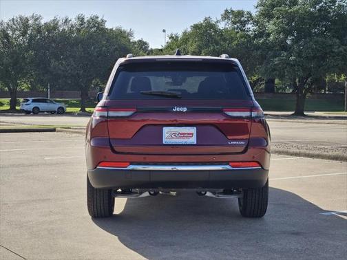 2025 Jeep Grand Cherokee Laredo
