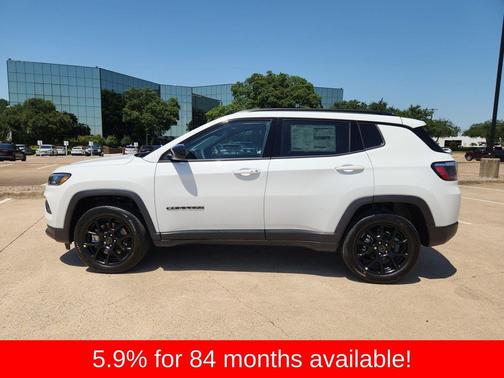 Bright White Clearcoat 2026 Jeep Compass Latitude
