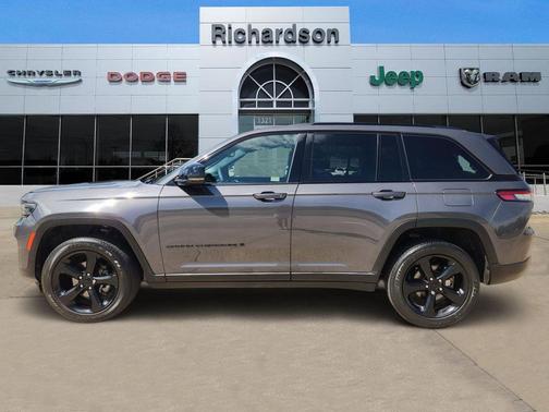 Baltic Gray Metallic Clearcoat 2024 Jeep Grand Cherokee Altitude