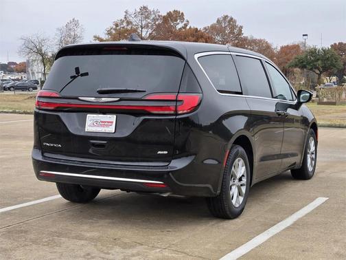 2026 Chrysler Pacifica L