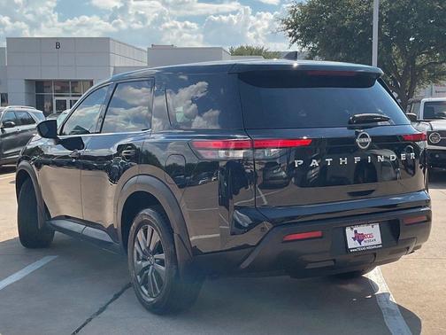 Super Black 2024 Nissan Pathfinder S FWD