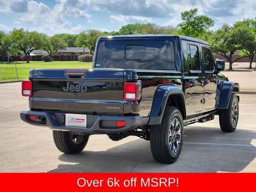 Black Clearcoat 2026 Jeep Gladiator Sahara 4x4