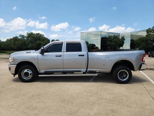 2023 RAM 3500 Tradesman Crew Cab 4x4 8' Box
