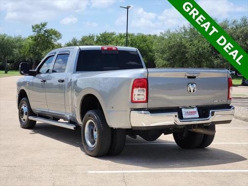 2023 RAM 3500 Tradesman Crew Cab 4x4 8' Box
