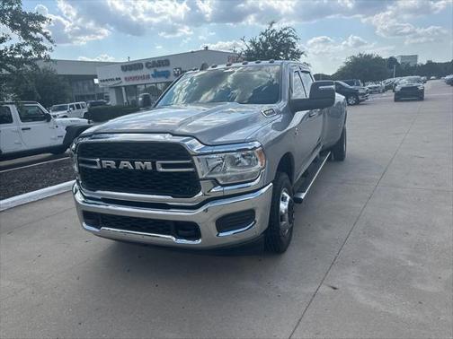 2023 RAM 3500 Tradesman Crew Cab 4x4 8' Box
