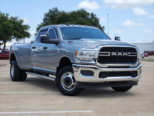2023 RAM 3500 Tradesman Crew Cab 4x4 8' Box