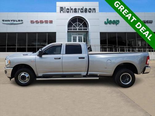 2023 RAM 3500 Tradesman Crew Cab 4x4 8' Box