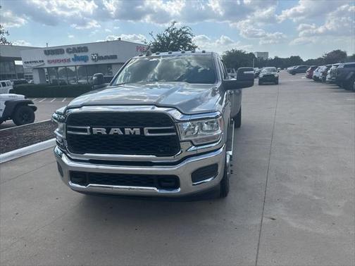 2023 RAM 3500 Tradesman Crew Cab 4x4 8' Box